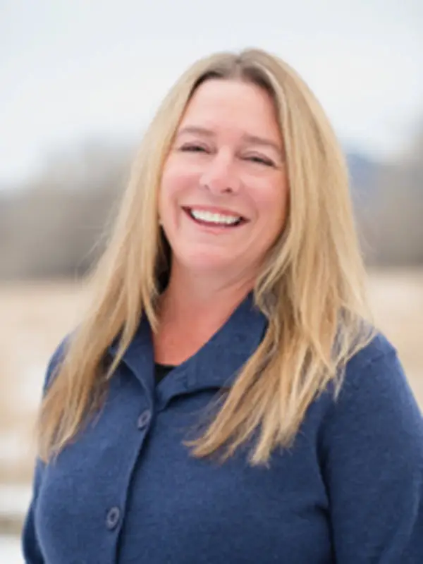 Leigh Ripley Headshot